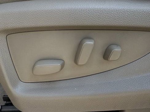 Used 2020 Chevrolet Suburban LT RWD image 27