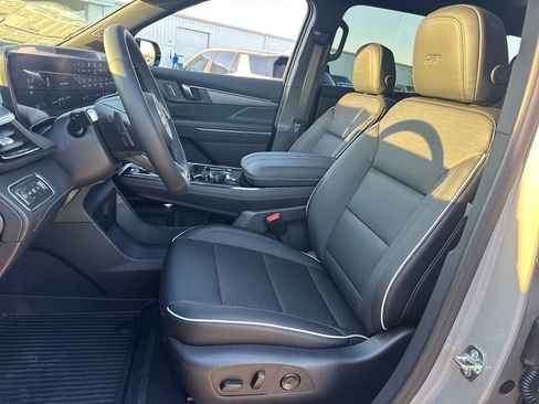 New 2026 Buick Enclave Sport Touring image 18