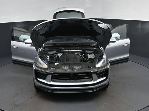 Used 2023 Porsche Macan AWD/4WD image 52
