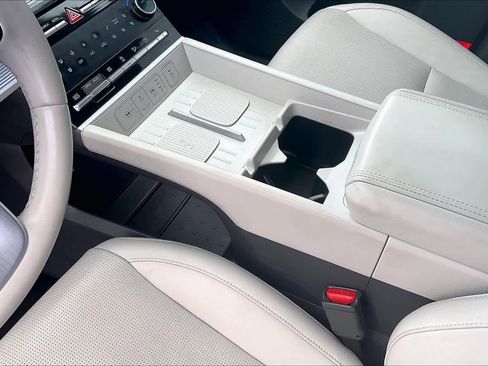 Used 2024 Hyundai Santa Fe Limited image 15