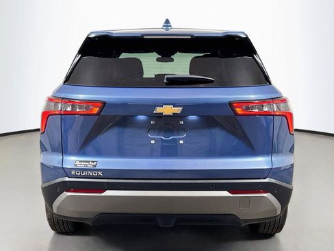 Certified 2026 Chevrolet Equinox LT w/ Convenience Package II FWD image 5