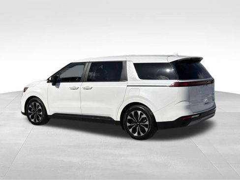 Used 2024 Kia Carnival EX FWD image 10