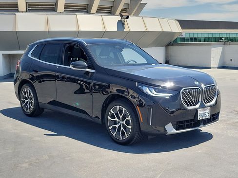 Used 2026 BMW X3 xDrive30i w/ Premium Package AWD/4WD image 4