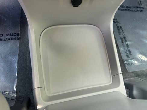 Used 2020 Toyota Sienna XLE w/ Carpet Mat Package FWD image 29