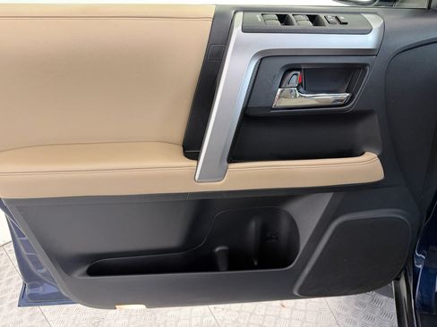 Used 2022 Toyota 4Runner SR5 Premium w/ Moonroof Package AWD/4WD image 14