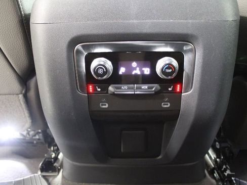 Used 2023 GMC Yukon Denali image 22