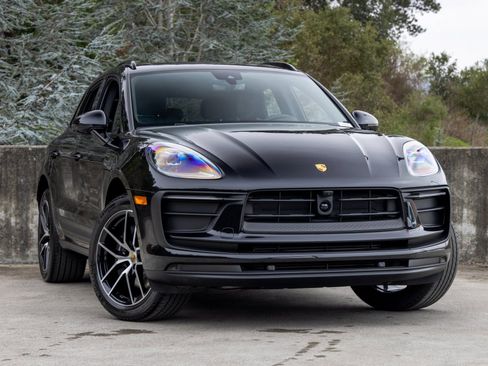 New 2026 Porsche Macan AWD/4WD image 6