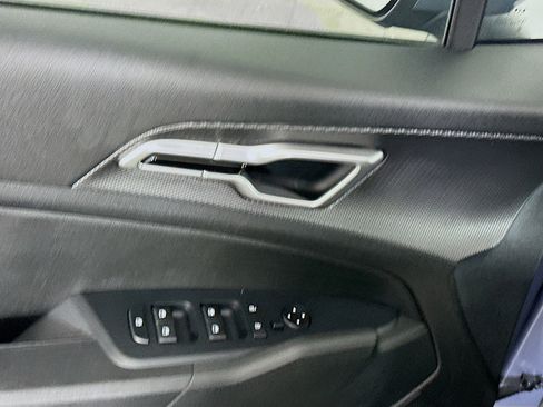 Used 2025 Kia Sportage LX image 15