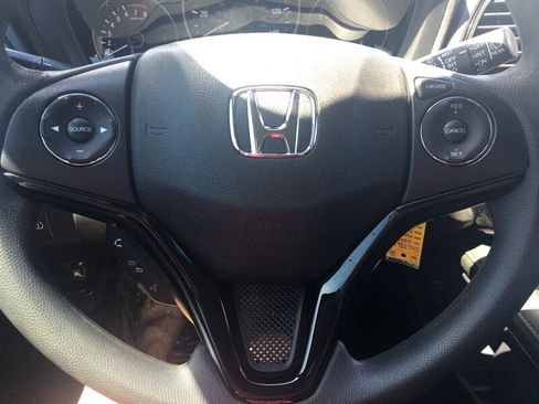 Used 2021 Honda HR-V LX image 11