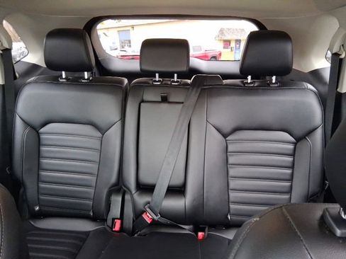 Used 2022 Ford Edge SEL image 13