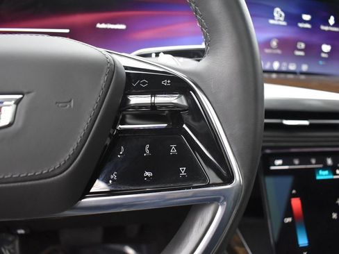 Certified 2025 Cadillac Escalade ESV Sport Platinum image 16