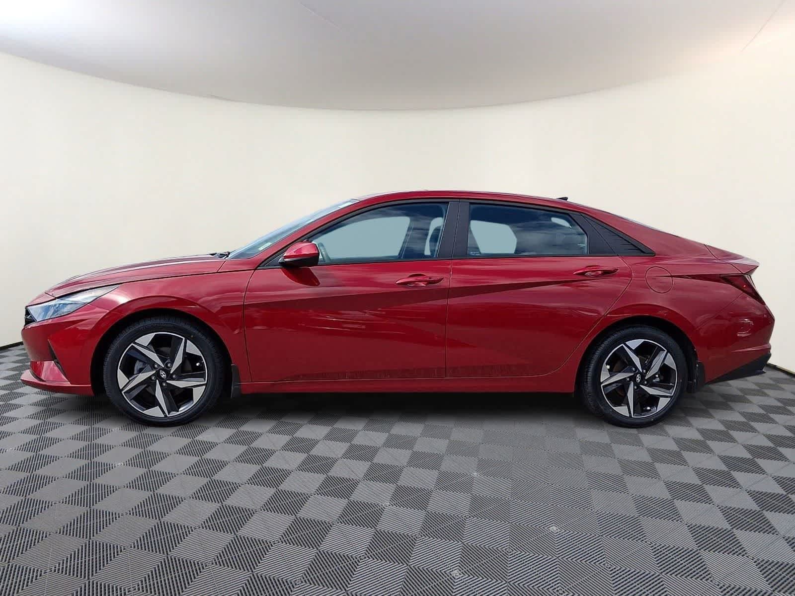 Used 2023 Hyundai Elantra SEL w/ Convenience Package FWD image 8