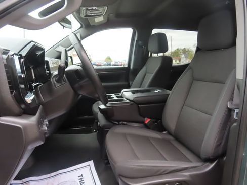Used 2025 Chevrolet Silverado 1500 LT AWD/4WD image 19