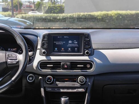 Used 2018 Hyundai Kona Limited FWD image 17