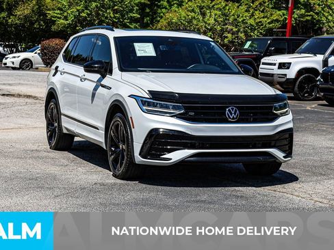 Used 2023 Volkswagen Tiguan SE R-Line FWD image 5