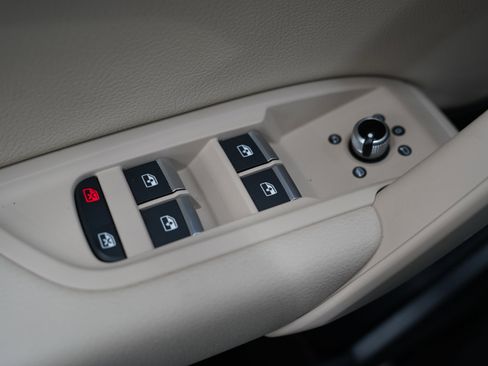 Used 2018 Audi Q5 2.0T Premium Plus w/ Premium Plus Package image 24