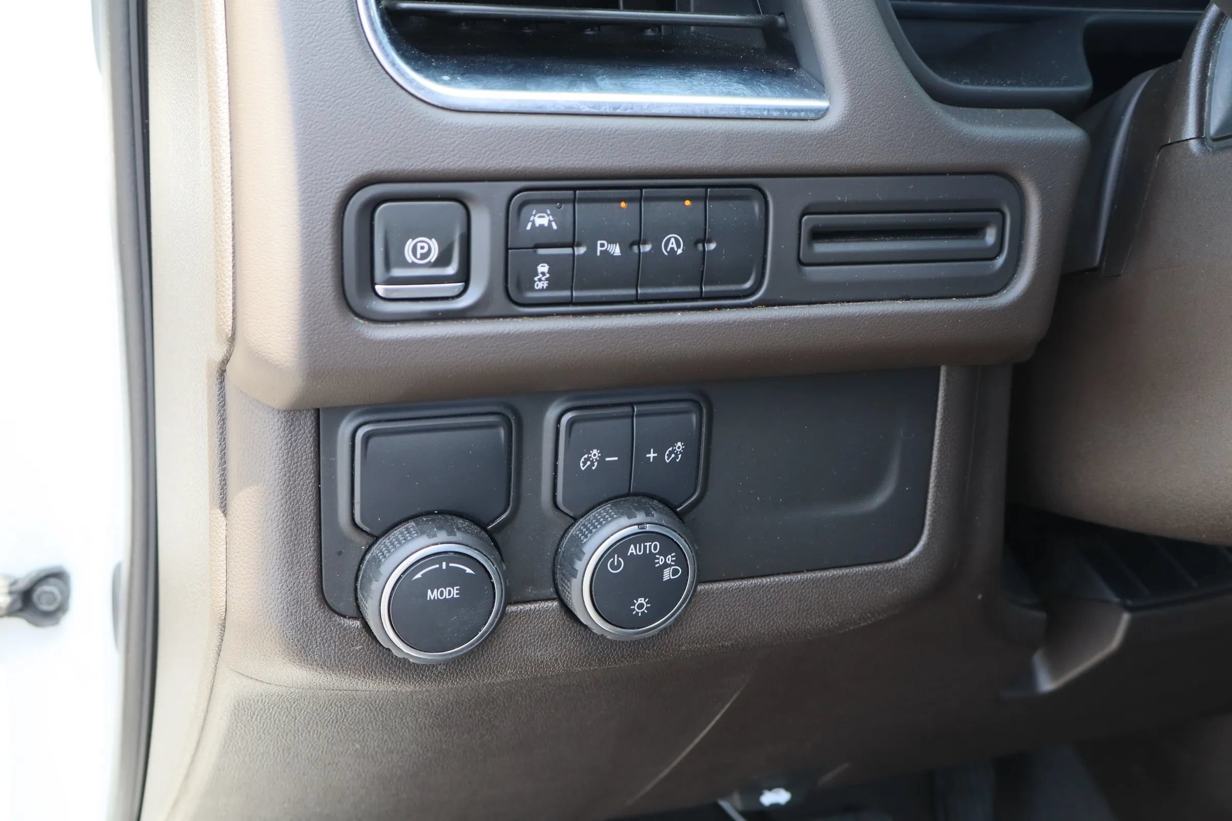 Used 2024 Chevrolet Tahoe LT RWD image 11