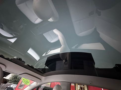 Used 2022 Tesla Model Y Performance image 31