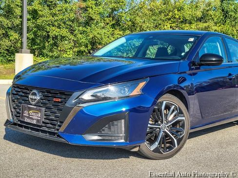 Used 2024 Nissan Altima 2.5 SR FWD image 2