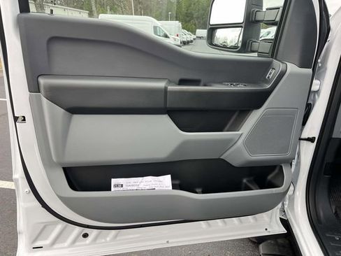 New 2026 Ford F550 4x4 Regular Cab Super Duty image 11