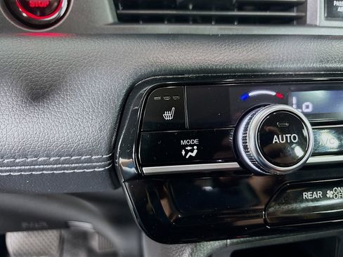 Used 2025 Honda Pilot EX-L image 19