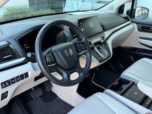 Used 2025 Honda Odyssey EX-L image 21