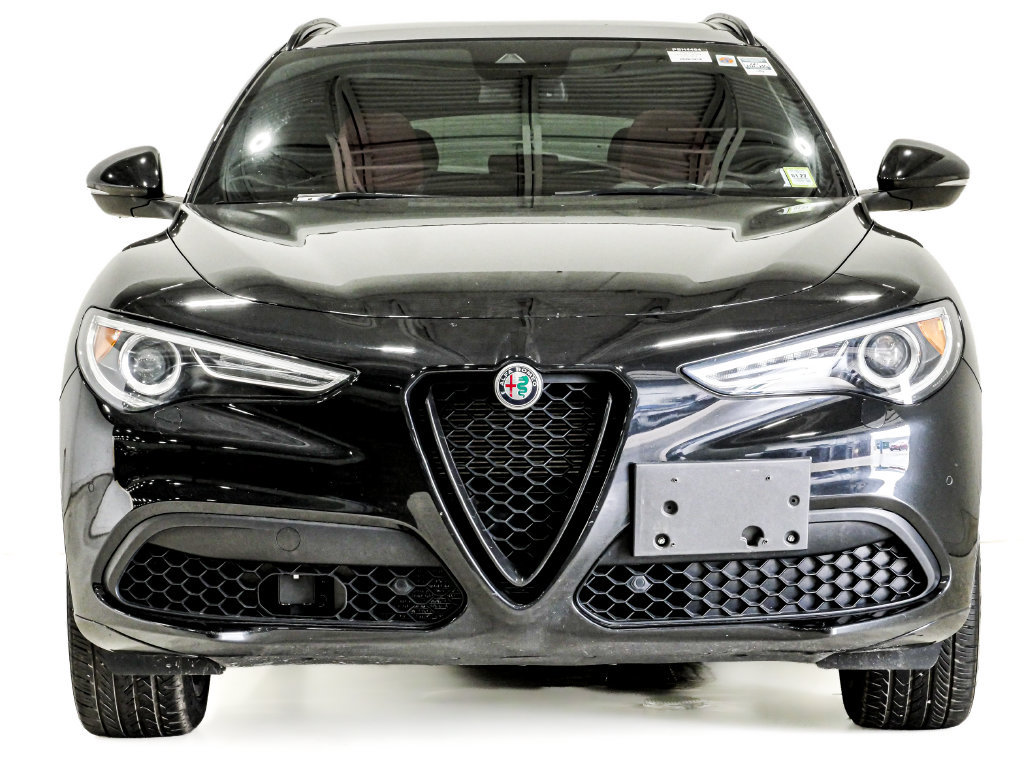 Used 2023 Alfa Romeo Stelvio Veloce AWD/4WD image 2
