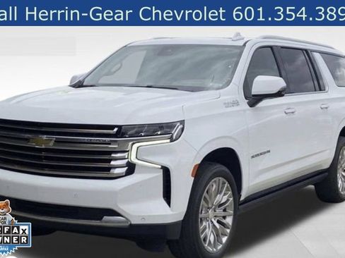 Used 2023 Chevrolet Suburban High Country image 2