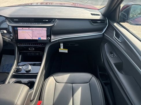 New 2026 Jeep Grand Cherokee Limited w/ Limited Altitude Package image 34