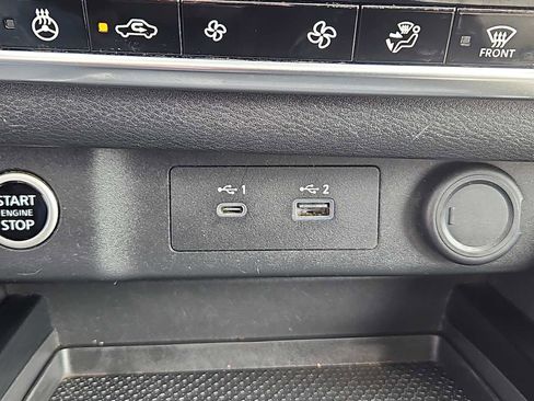 Used 2022 Nissan Rogue SV w/ SV Premium Package image 22