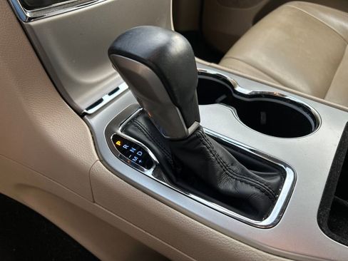 Used 2019 Jeep Grand Cherokee Limited image 20