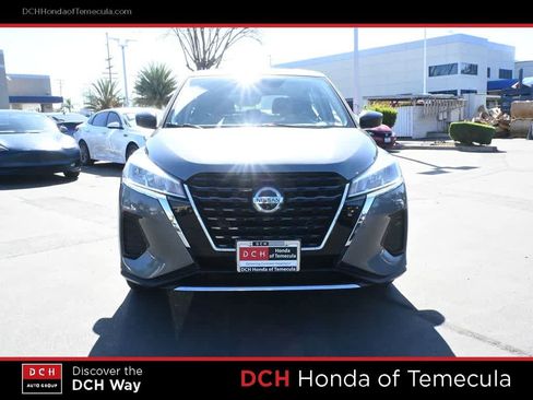 Used 2021 Nissan Kicks S FWD image 2