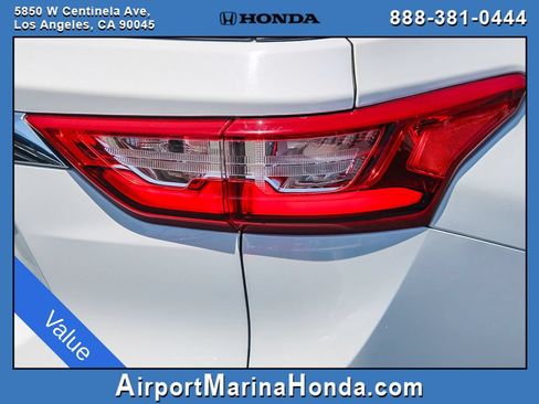 Used 2018 Chevrolet Traverse LT w/ LPO, Black Accent Package AWD/4WD image 9