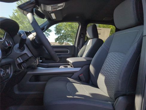 New 2026 RAM 2500 Big Horn AWD/4WD image 15