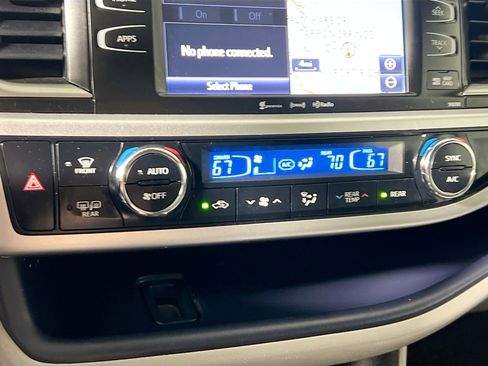 Used 2019 Toyota Highlander XLE image 27