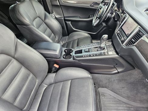 Used 2017 Porsche Macan Turbo AWD/4WD image 15