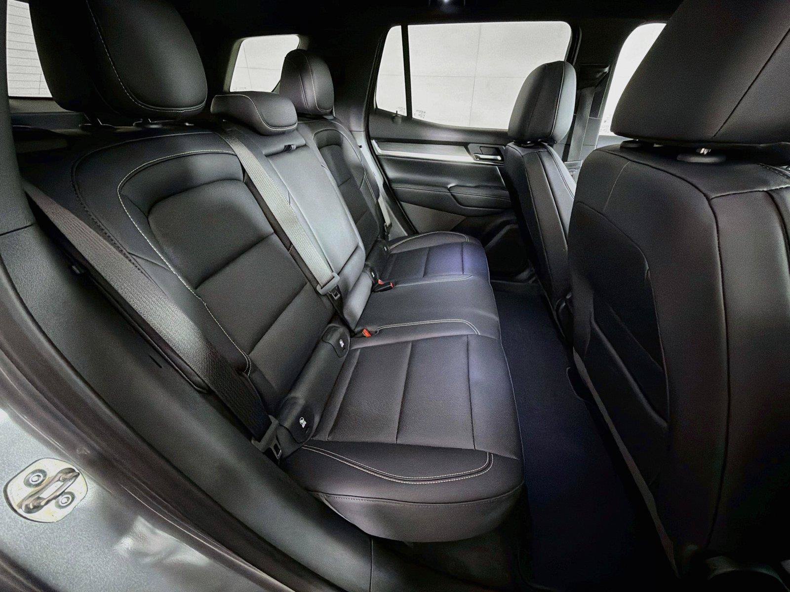 Used 2025 GMC Terrain Elevation w/ Elevation Premium Package AWD/4WD image 30