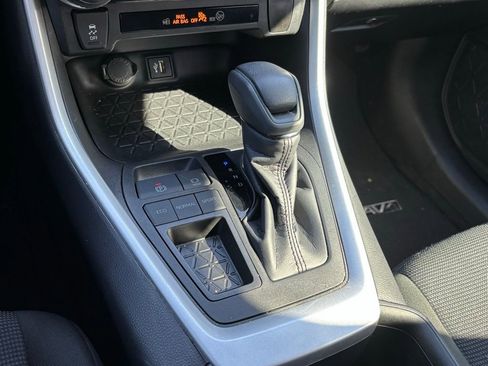 Used 2023 Toyota RAV4 LE image 12