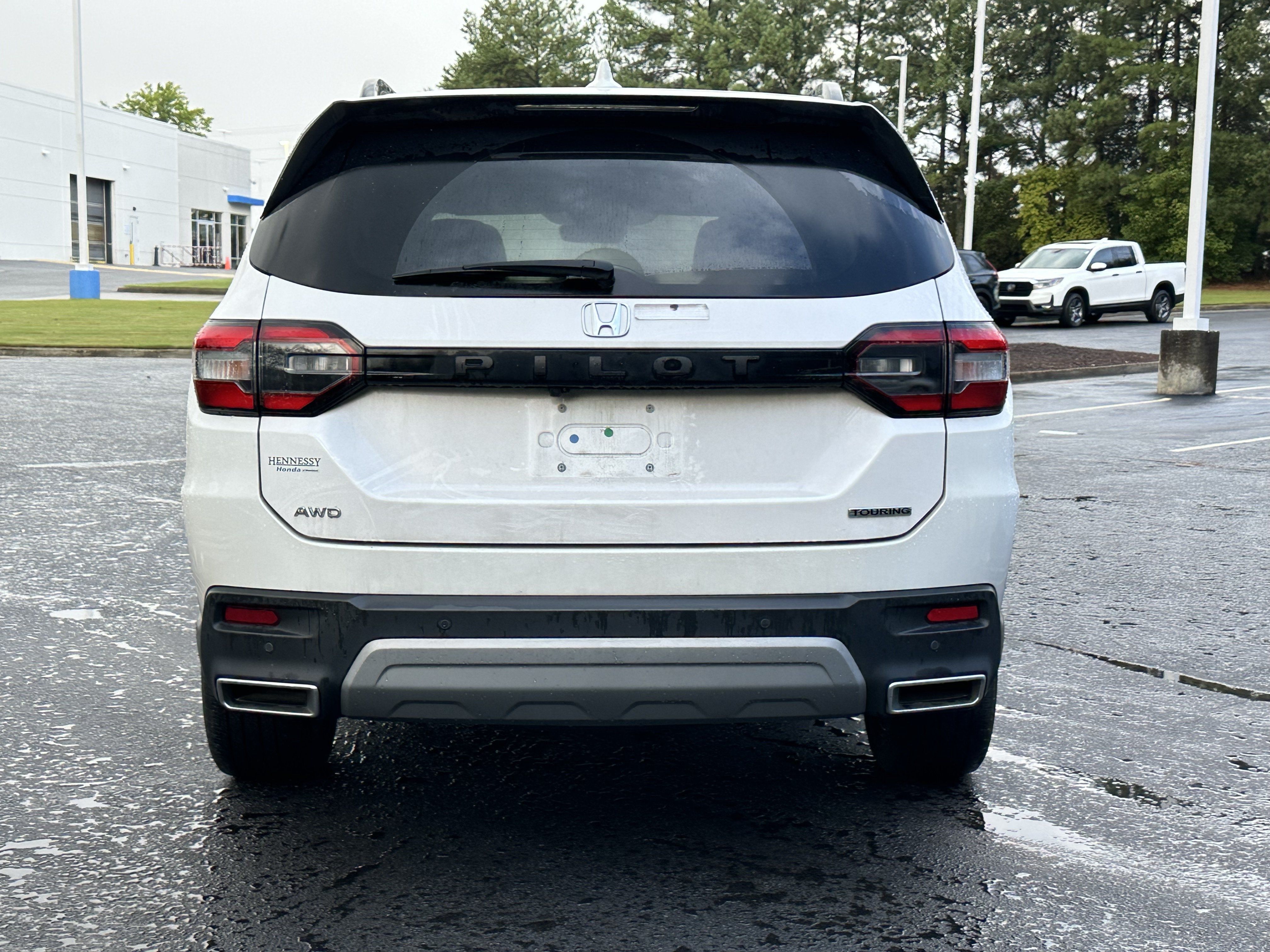 Used 2024 Honda Pilot Touring image 13