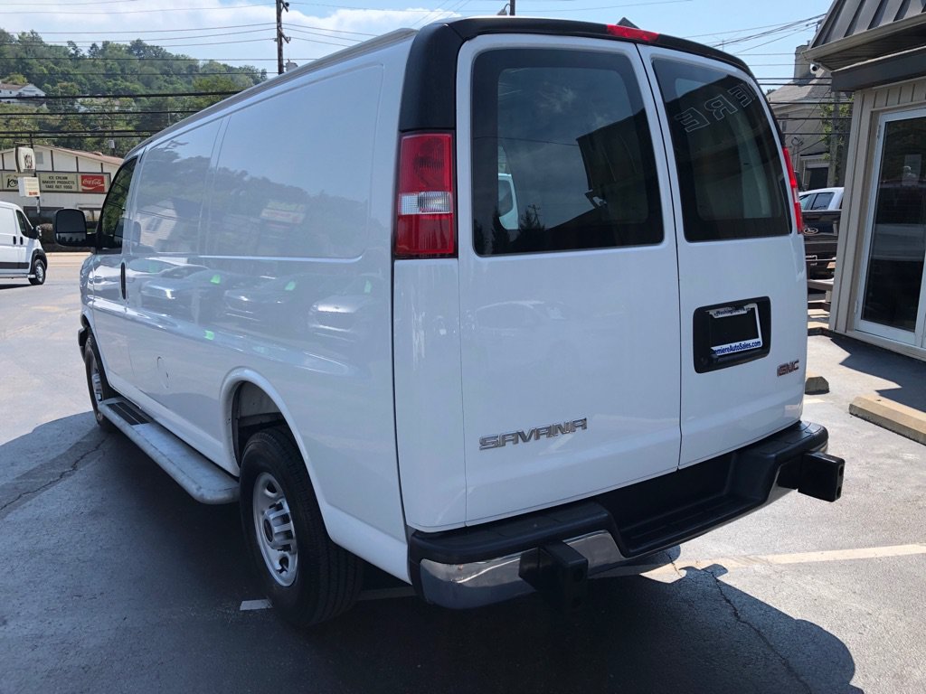 Used 2025 GMC Savana 2500 w/ Driver Convenience Package RWD image 4