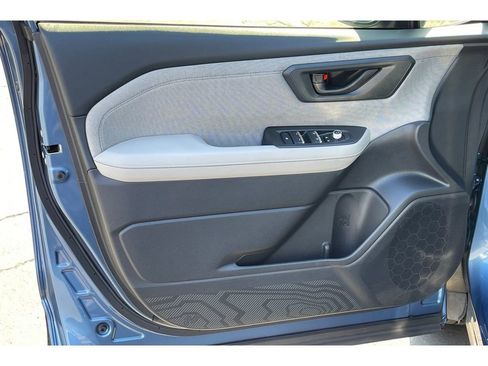 Used 2025 Subaru Forester Premium image 11