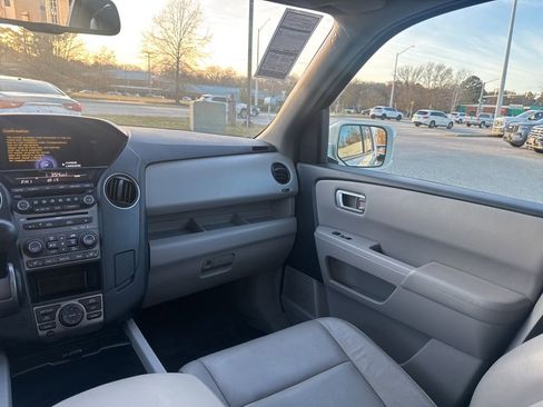 Used 2013 Honda Pilot Touring image 11