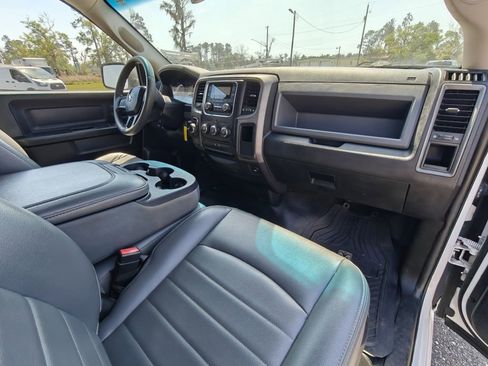 Used 2018 RAM 1500 ST RWD image 26