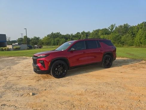 Used 2026 Chevrolet Traverse RS FWD image 3
