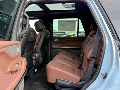 New 2025 Lincoln Navigator Reserve image 40