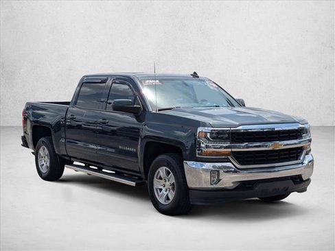 Used 2018 Chevrolet Silverado 1500 LT w/ All Star Edition AWD/4WD image 3