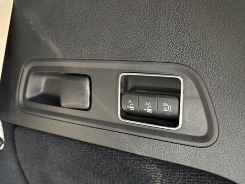 Used 2025 Mercedes-Benz GLS 450 4MATIC image 63