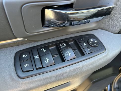 Used 2017 RAM 2500 Big Horn image 8