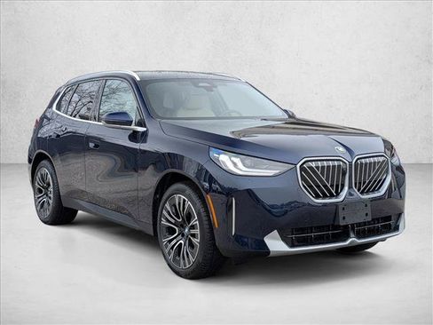 Used 2025 BMW X3 xDrive30i w/ Premium Package AWD/4WD image 3