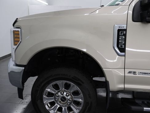 Used 2018 Ford F250 XLT w/ XLT Premium Package AWD/4WD image 39